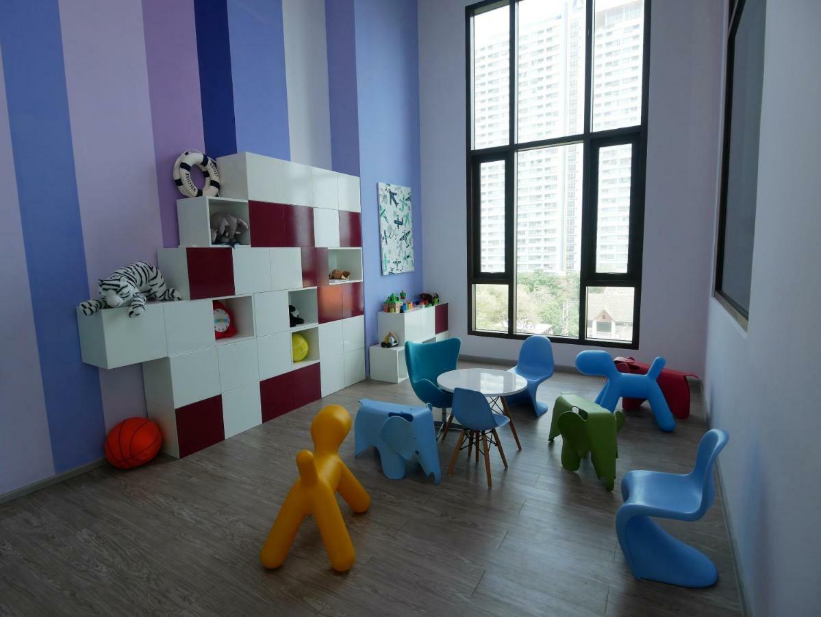 Aeras - The Ultimate Beachfront Experience Pantai Jomtien Bagian luar foto