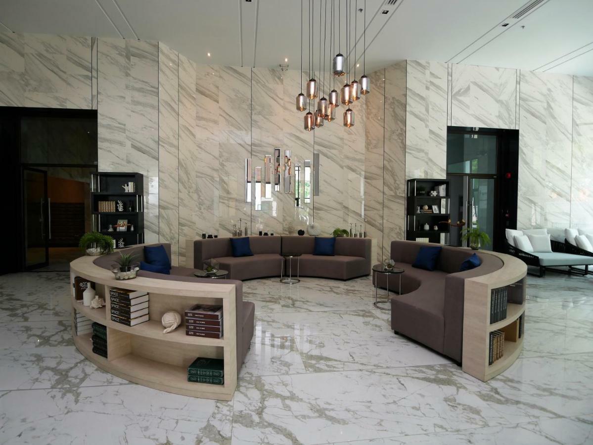 Aeras - The Ultimate Beachfront Experience Pantai Jomtien Bagian luar foto
