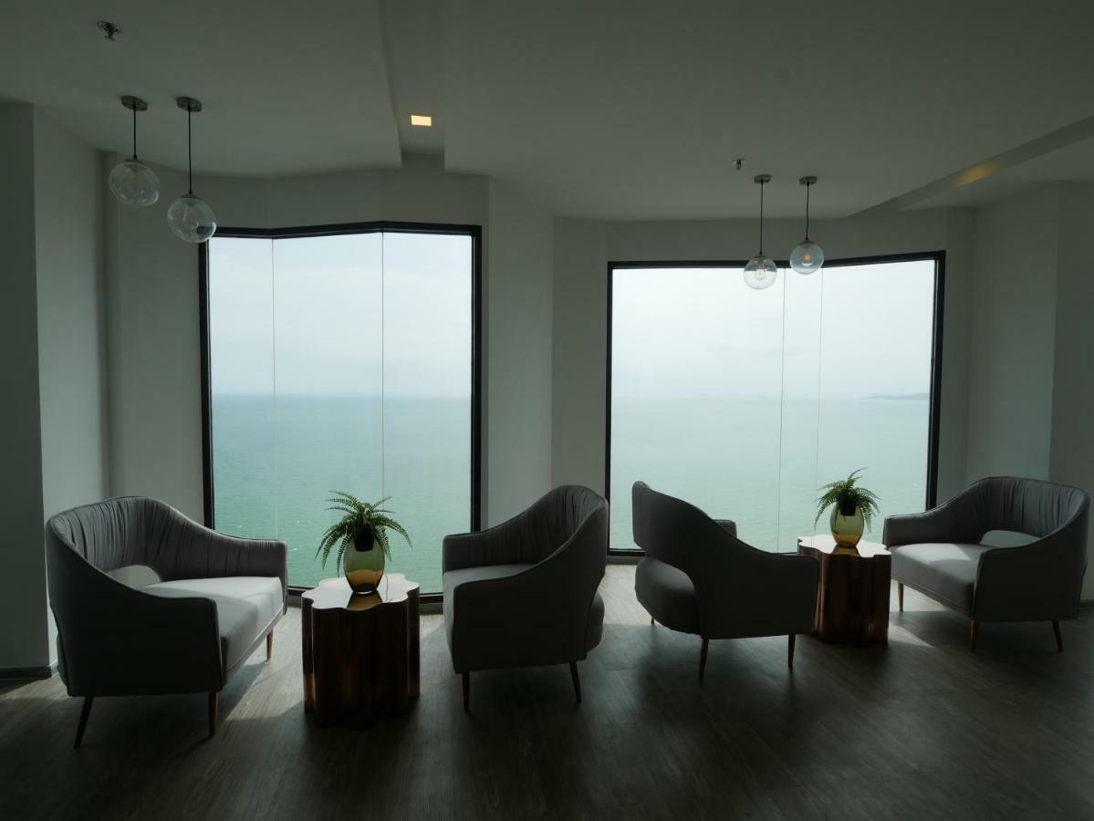 Aeras - The Ultimate Beachfront Experience Pantai Jomtien Bagian luar foto