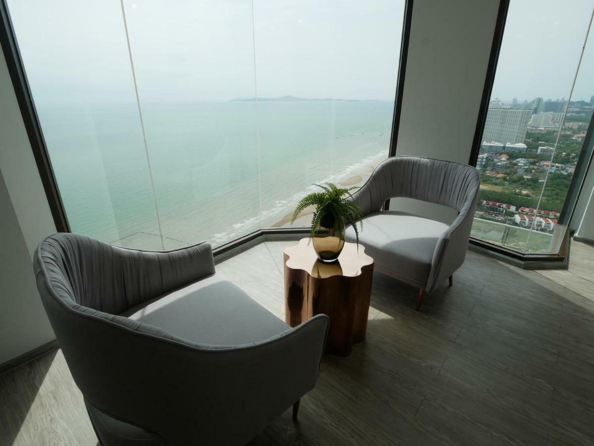 Aeras - The Ultimate Beachfront Experience Pantai Jomtien Bagian luar foto