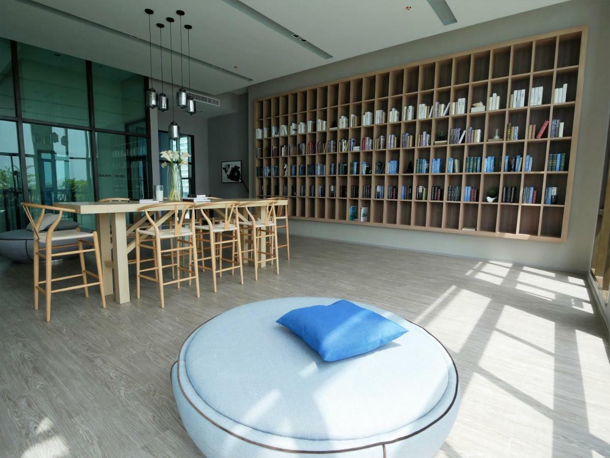 Aeras - The Ultimate Beachfront Experience Pantai Jomtien Bagian luar foto