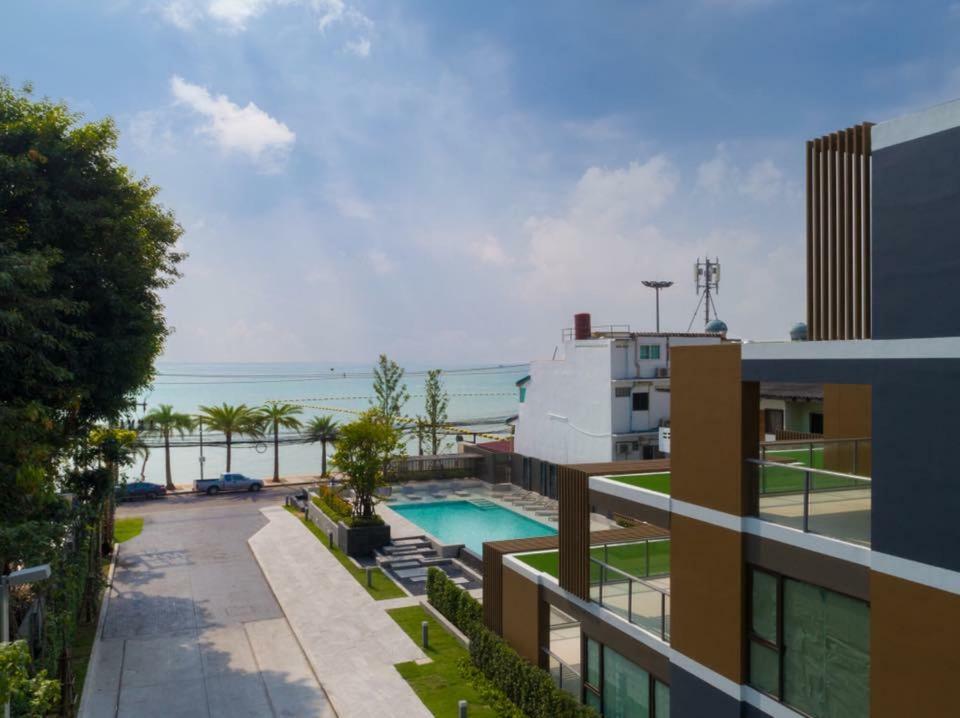 Aeras - The Ultimate Beachfront Experience Pantai Jomtien Bagian luar foto